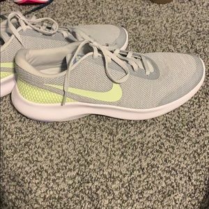 Brand New Nike flex experience rn7 sneakers